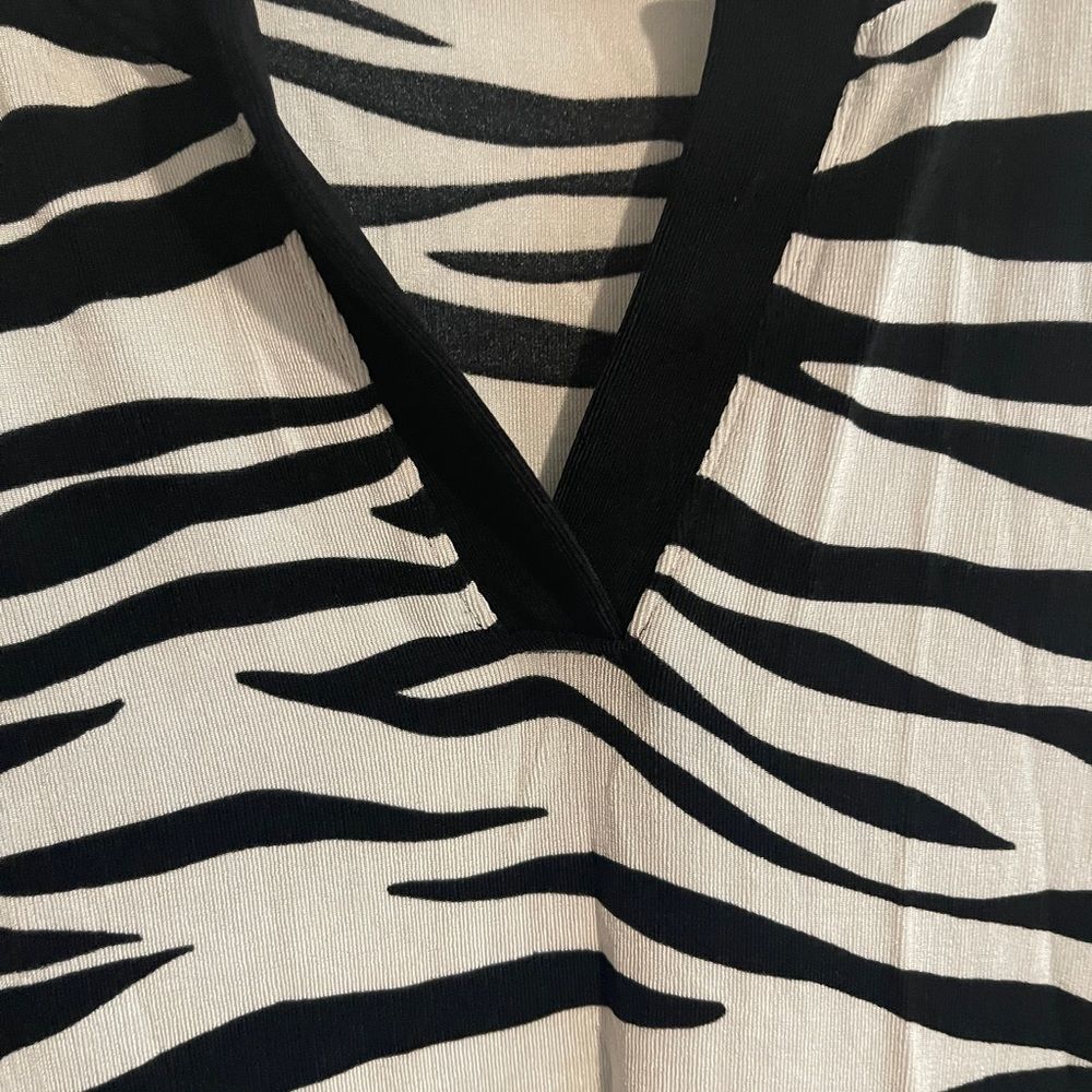 Classic Zebra-Print
Split-Neck Top - Picture 6 of 6